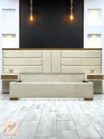 lit moustache en face